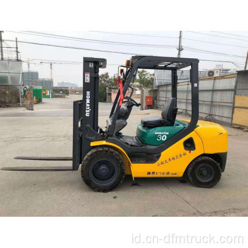 Komastu Fork Lift 3T